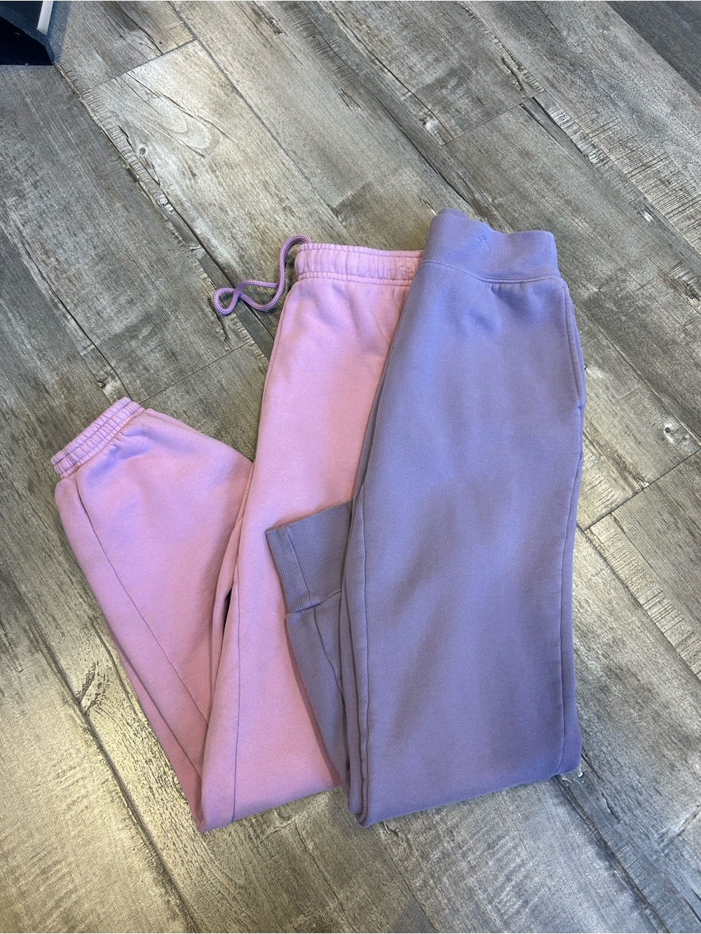 Aritzia TNA sweat pants xs pink purple
